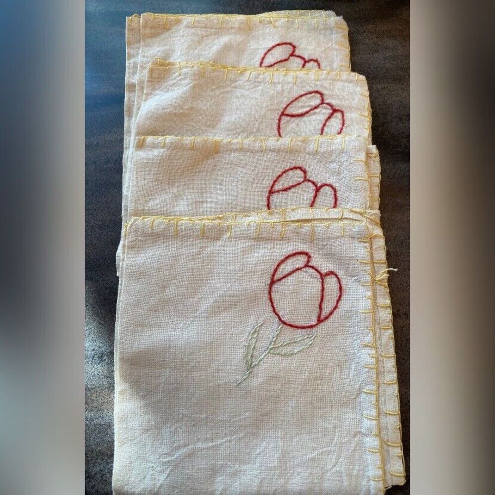 Lot Of 4 Vintage Napkins Beige Linen Red Embroidered Flower Party
